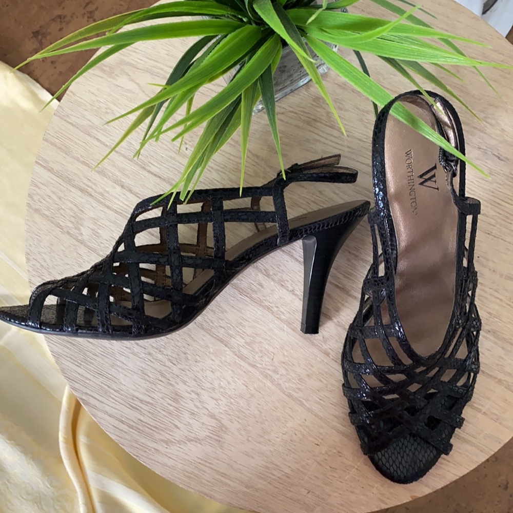 Worthington sandals
